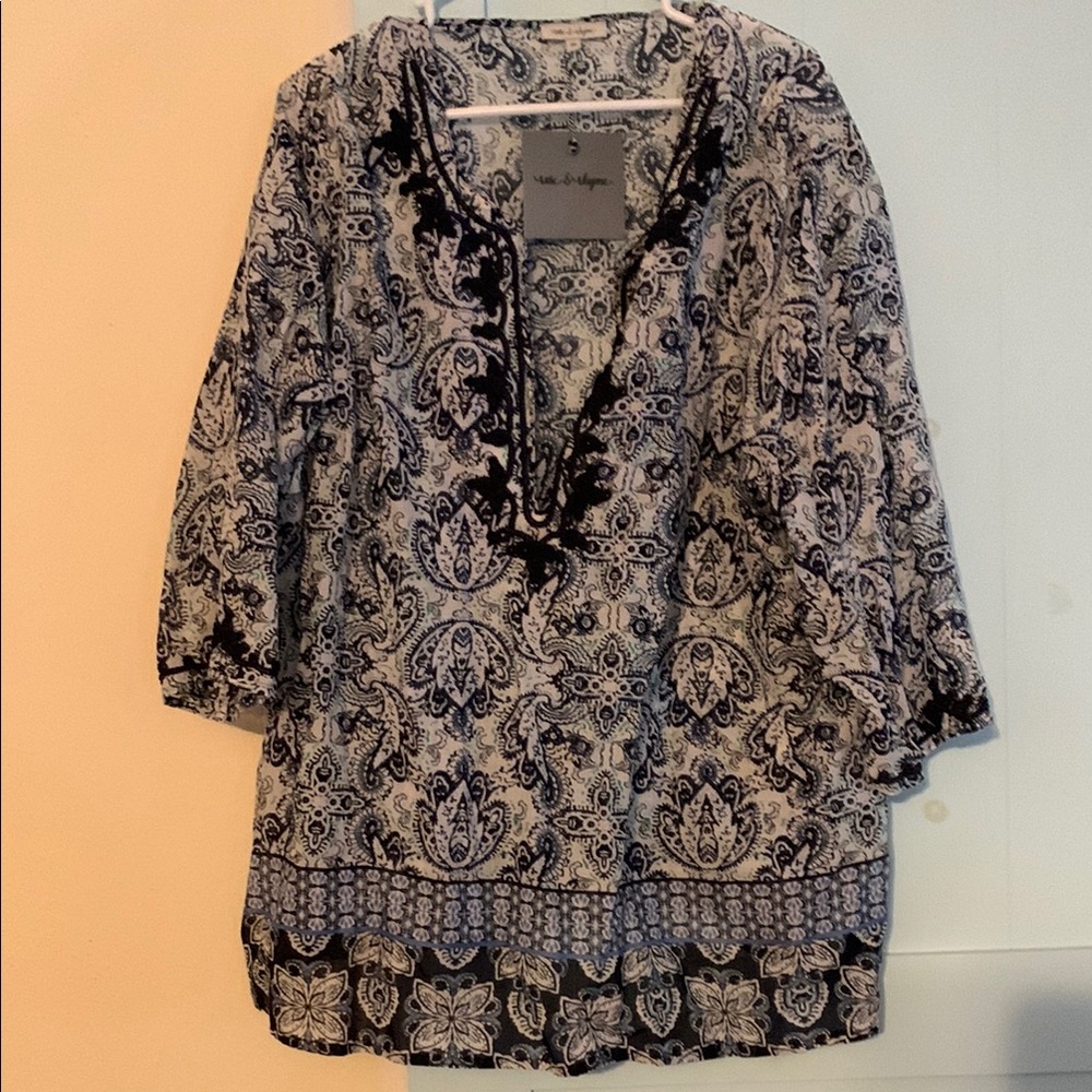 Navy and White Graphic Tunic with 3/4 Sleeves and Mandarin Collar